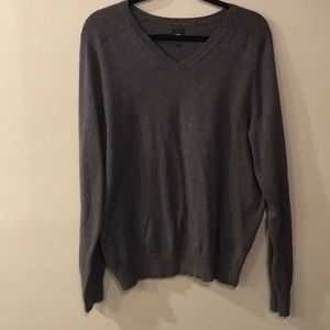 Men’s V-neck sweater